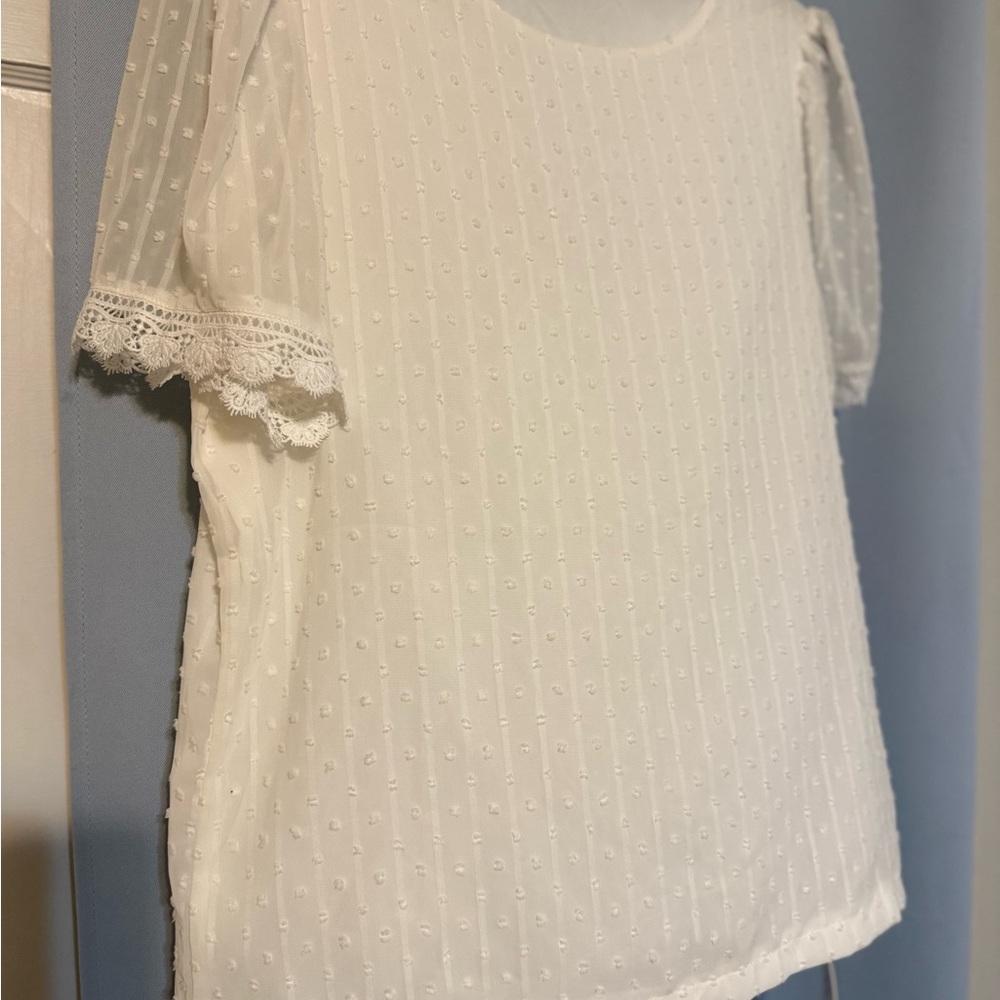 Elegant White Lace Sleeve Women's Top